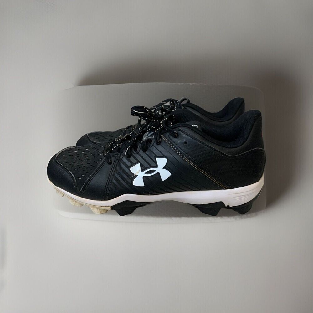 Under Armour Leadoff Black & White‎ Adult Baseball Cleats Size 7 Low Top